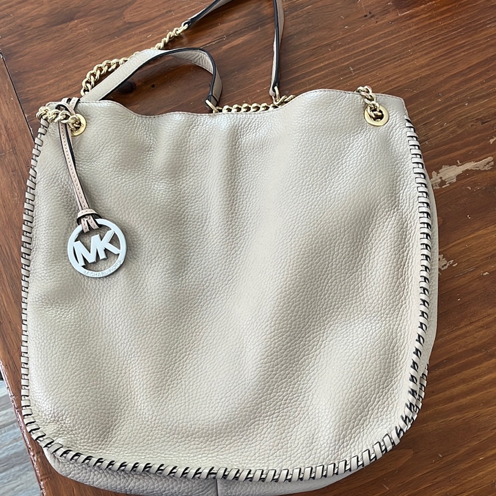 Michael Kors bag…used a few times in great condition